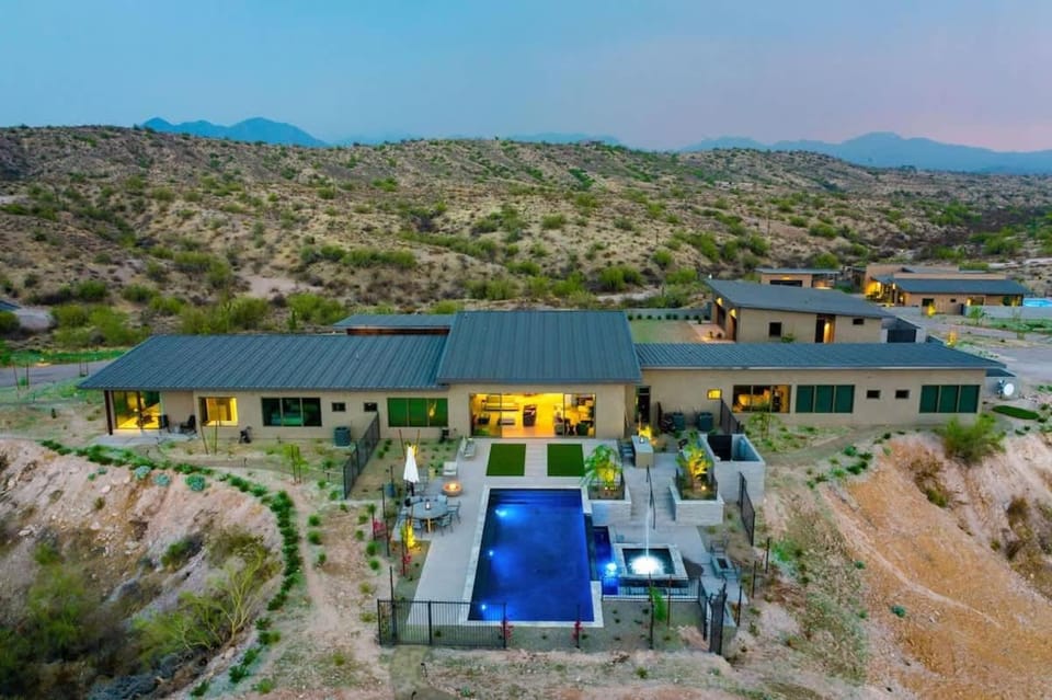 Paradise Canyon Retreat - 3 Private Estates House in Maricopa County