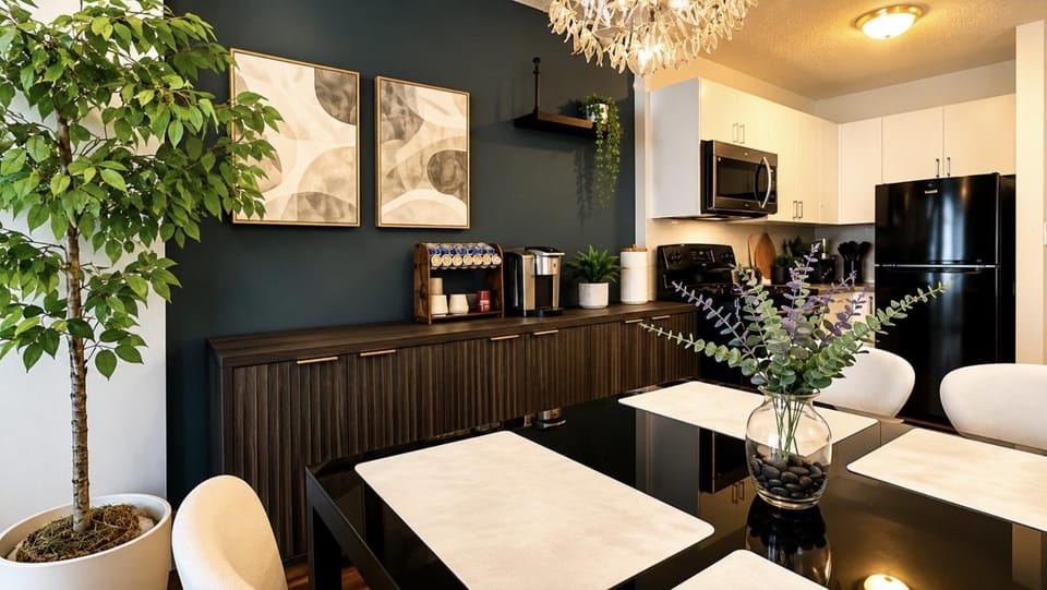 Coffee/tea facilities, Dining area