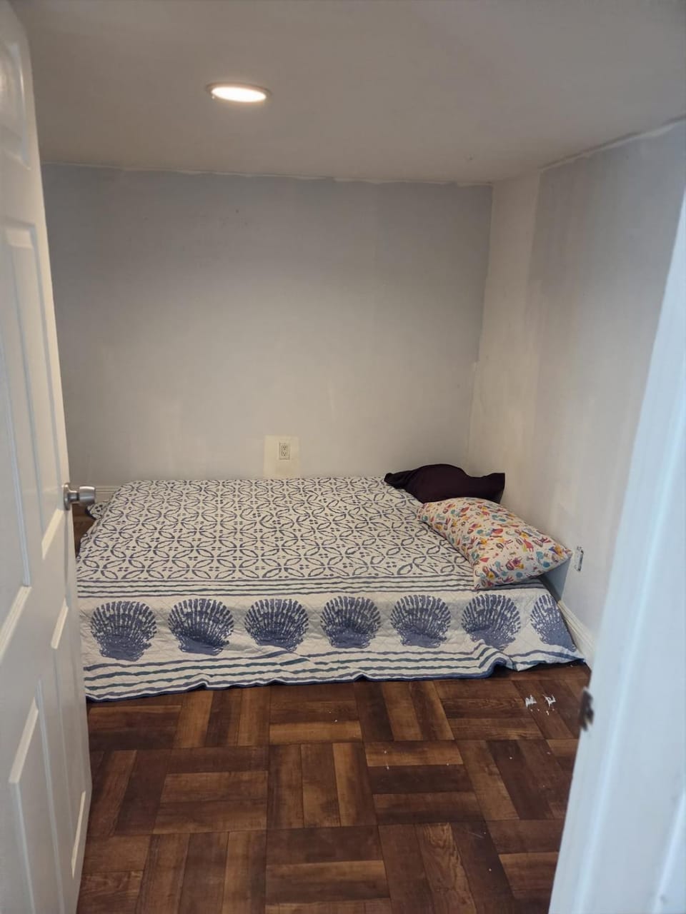 Cottage with French doors and tons of sunlight Apartment in Oakland