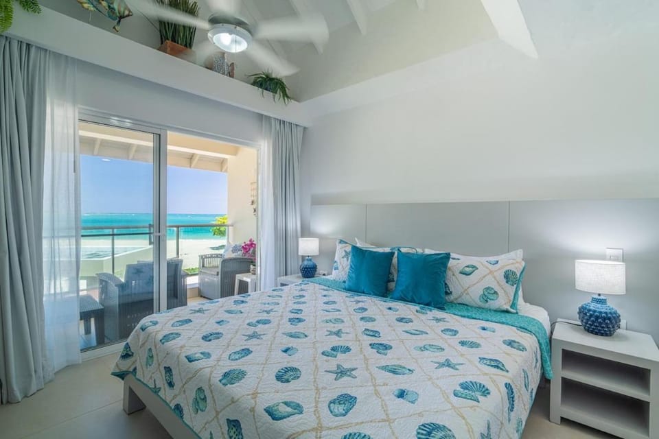 Oceanfront Penthouse, Pools & Beach Access Apartment in Puerto Plata