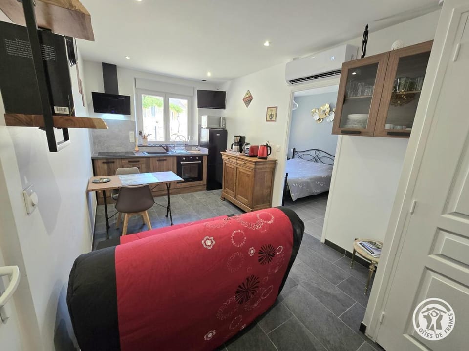 Gîte avec parking privé - 2 pers. - FR-1-616-587 House in Nouvelle-Aquitaine