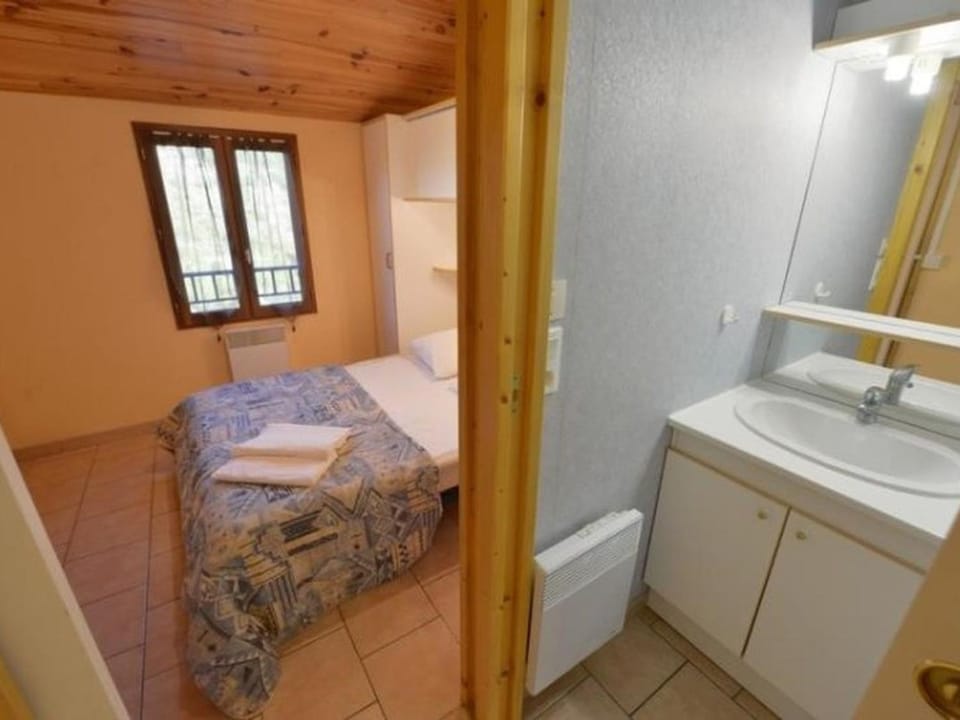 Maison avec animaux admis - 4 pers. - API-1-52-2864 Campground/ 
RV Resort in Occitanie