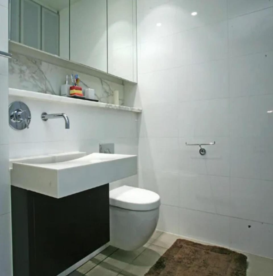 Two Bed Apartment on Leafy Crown St, Surry Hills Apartment in Surry Hills