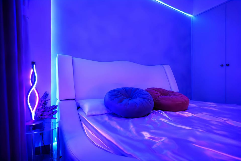 Bed, Night, Photo of the whole room, Bedroom