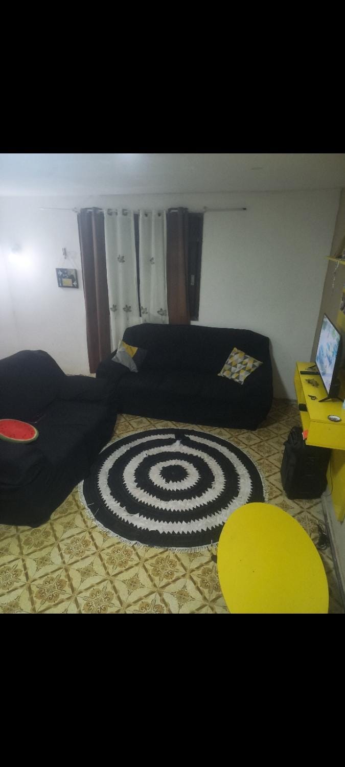 Casa familiar a 250m da praia e a menos de 2km do centro de Saquarema e da igreja Nossa Senhora de Nazaré House in Saquarema