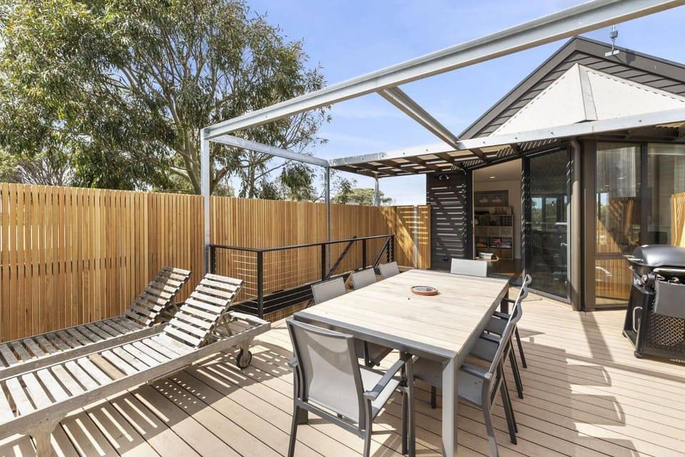 Position Perfect on Eaglerock Pde House in Aireys Inlet