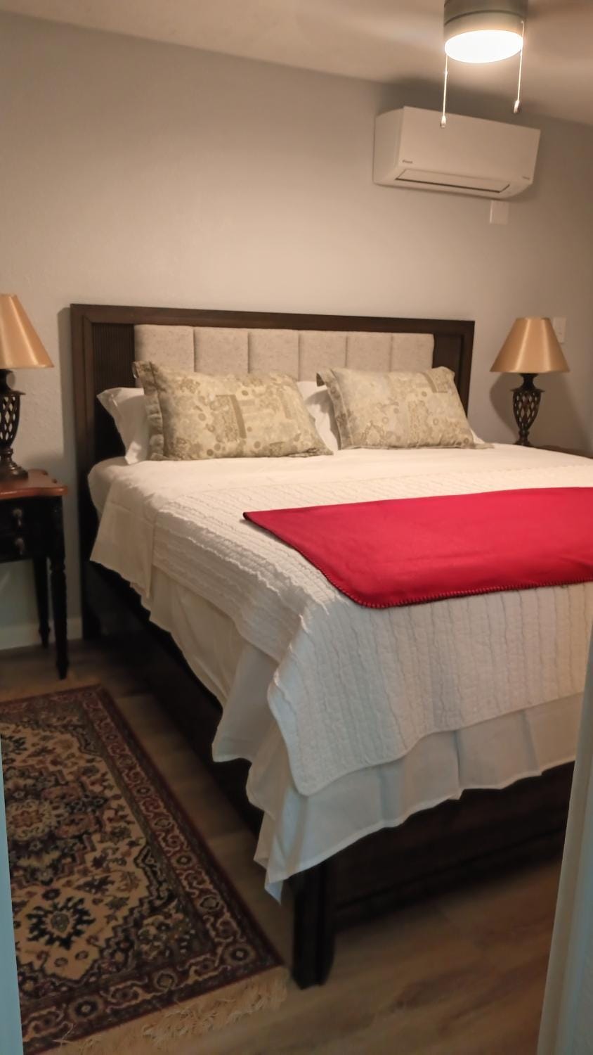 Country cottage Chalet in Tomball