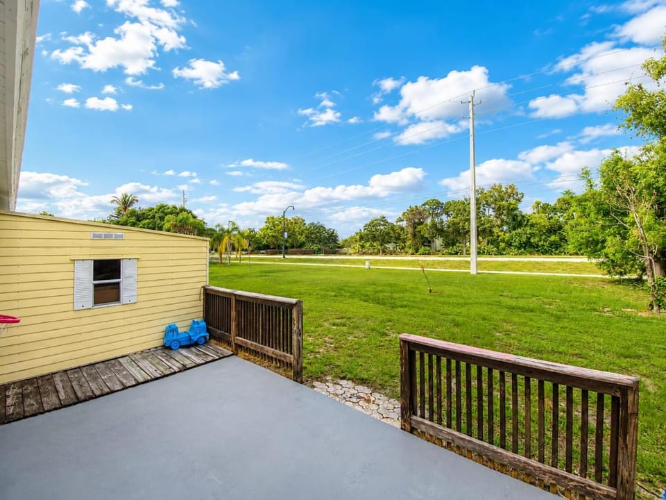 Nearby Beach Escape House in Port Saint Lucie