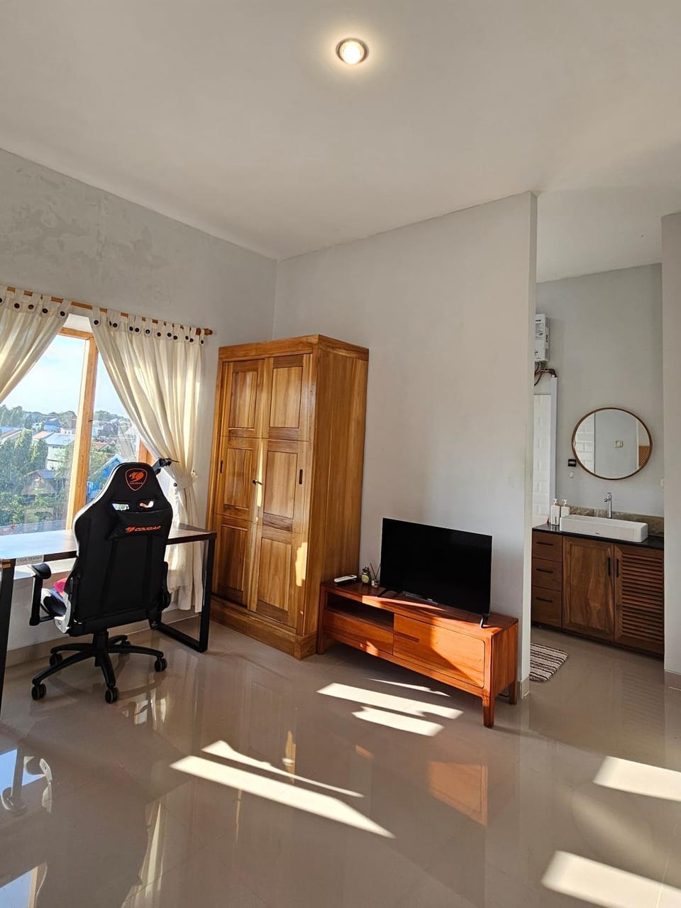 Communal lounge/ TV room
