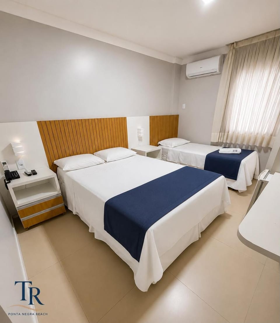 Bedroom, towels