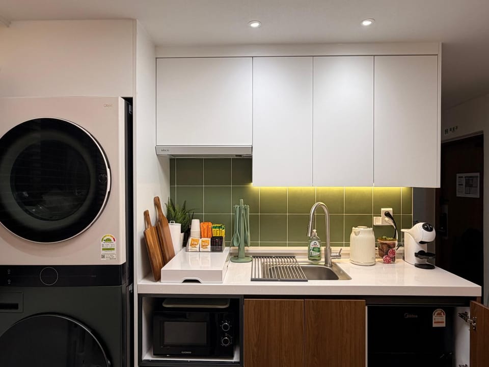 Kitchen or kitchenette