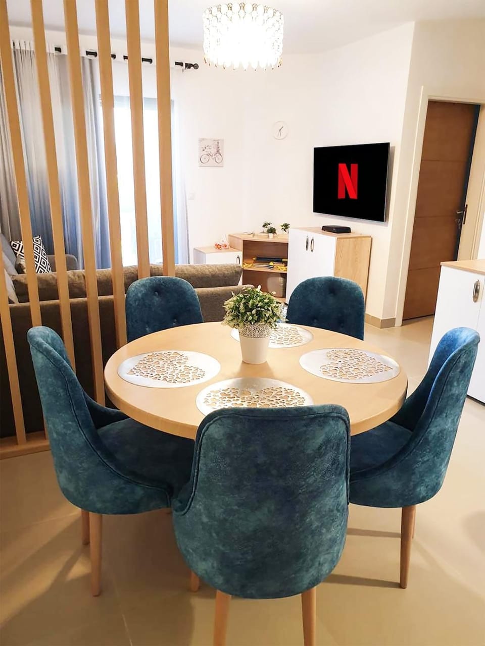TV and multimedia, Dining area