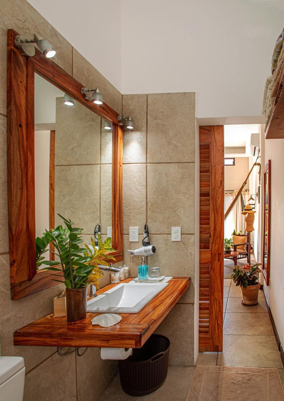 Casa Hibiscus Zaachila 2F Apartment in Puerto Escondido