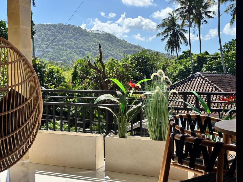 Natural landscape, View (from property/room), Balcony/Terrace