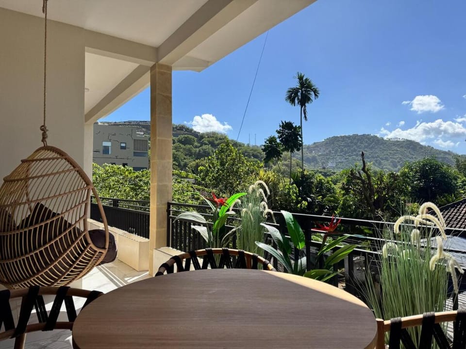 Natural landscape, View (from property/room), Balcony/Terrace, Dining area