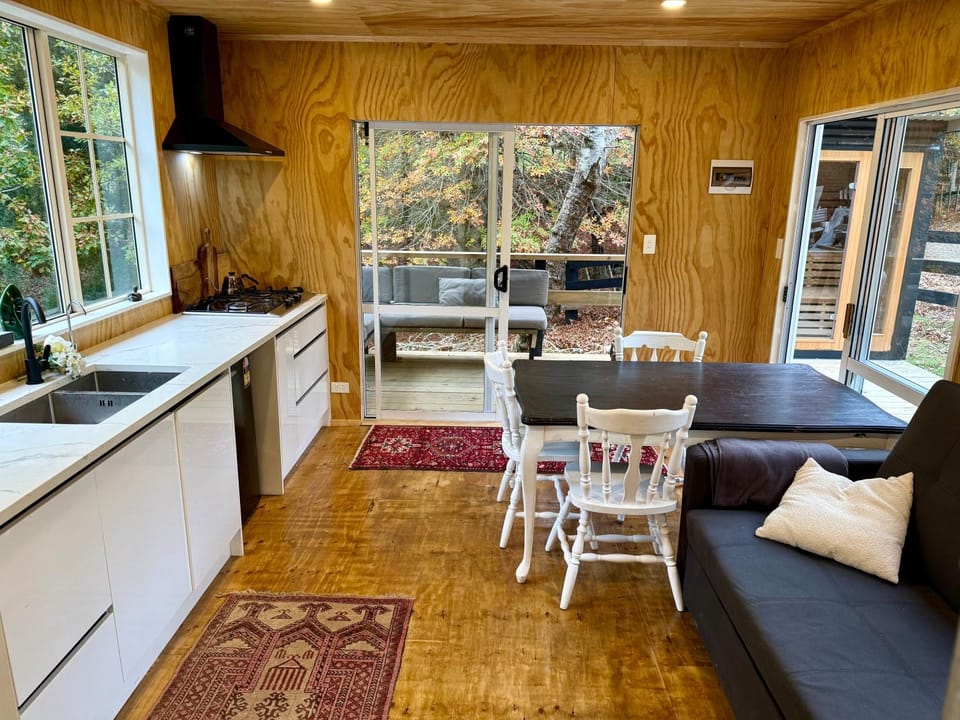Kitchen or kitchenette, Dining area, kitchen
