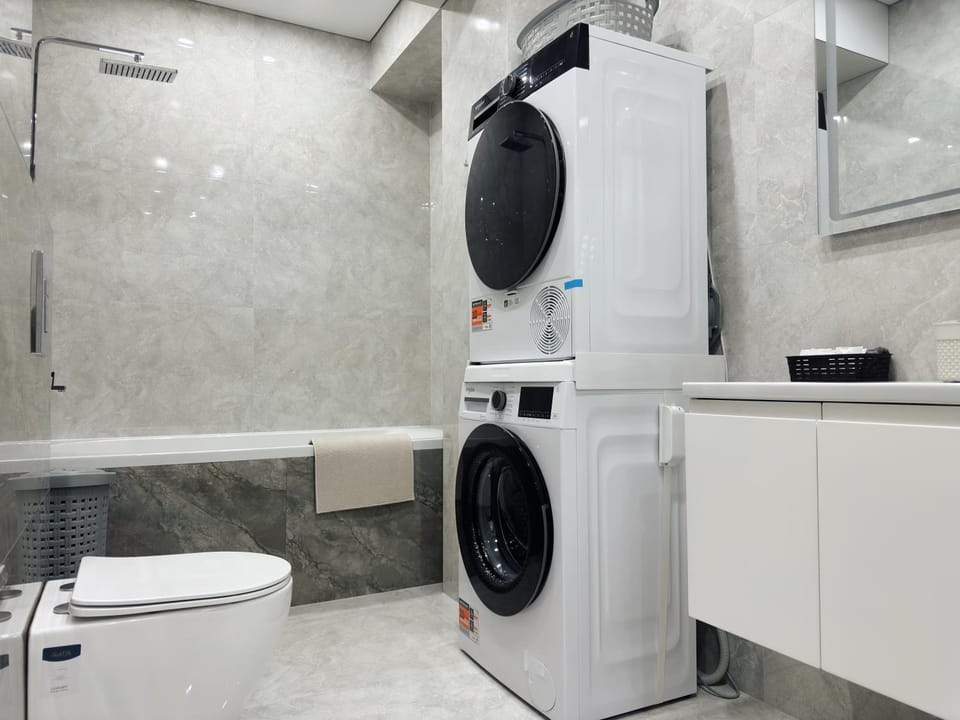 Toilet, Bathroom, washing machine, dryer