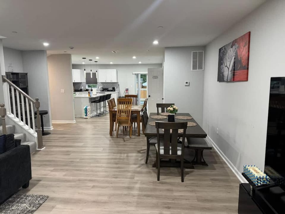 Modern 4-Level House near DC & Annapolis House in Bowie