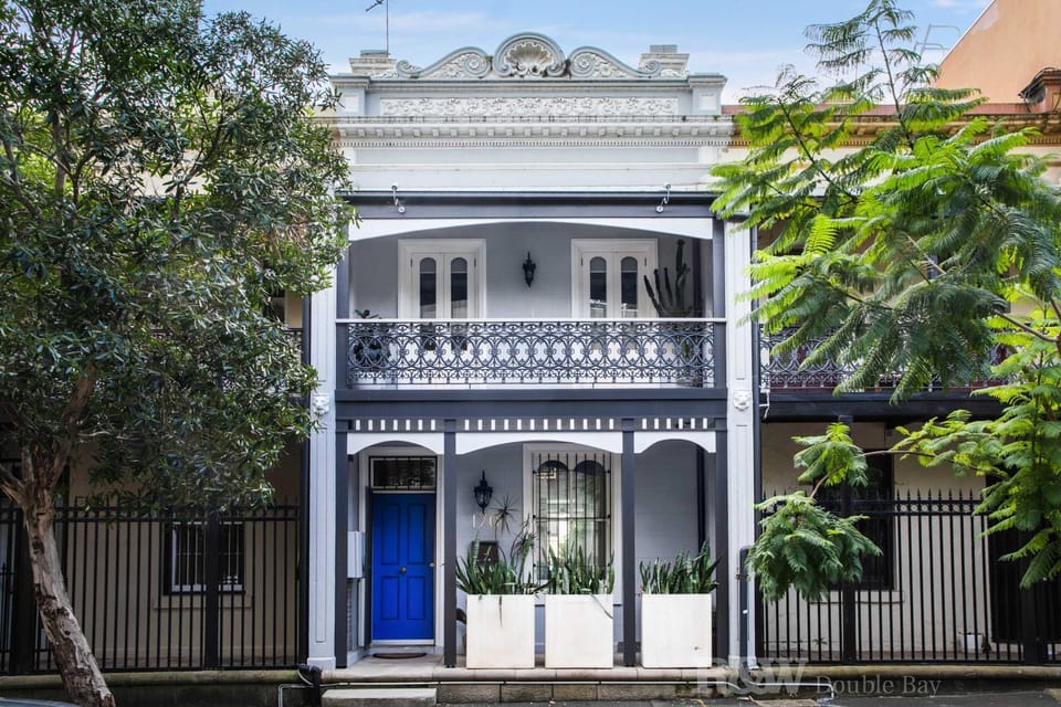 Facade/entrance, Balcony/Terrace