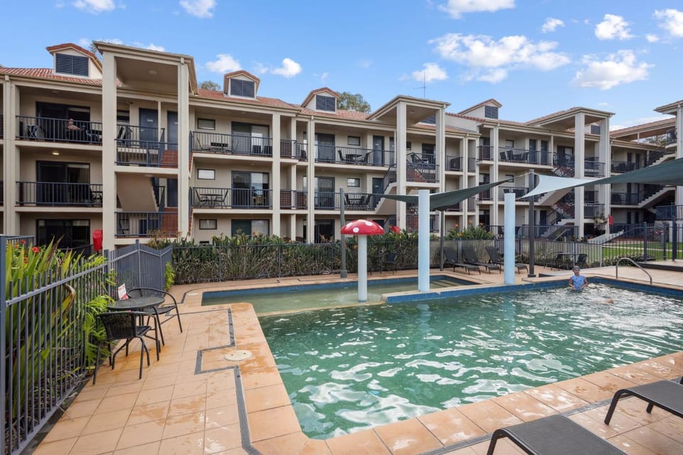 Property building, Swimming pool