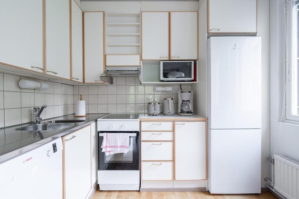 Coffee/tea facilities, Kitchen or kitchenette, dishwasher, oven, stove, toaster