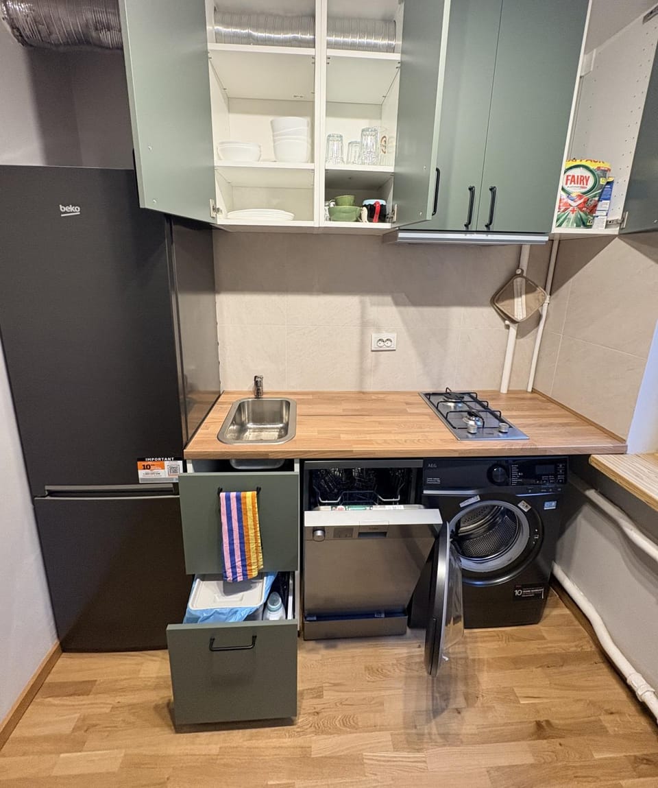 Kitchen or kitchenette