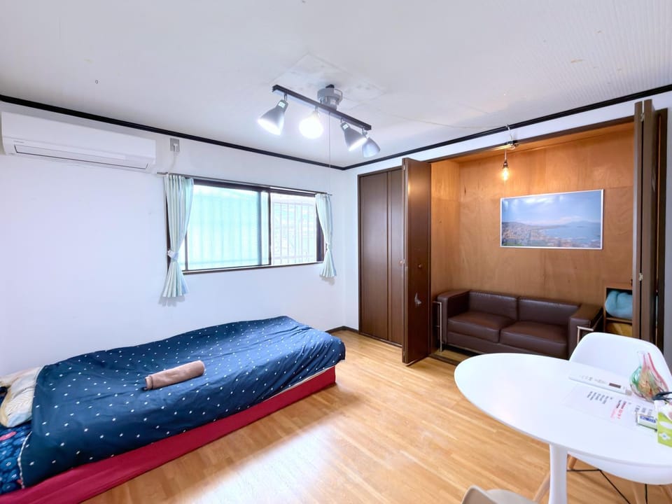NEXTRAVELER iNN Bed and Breakfast in Osaka