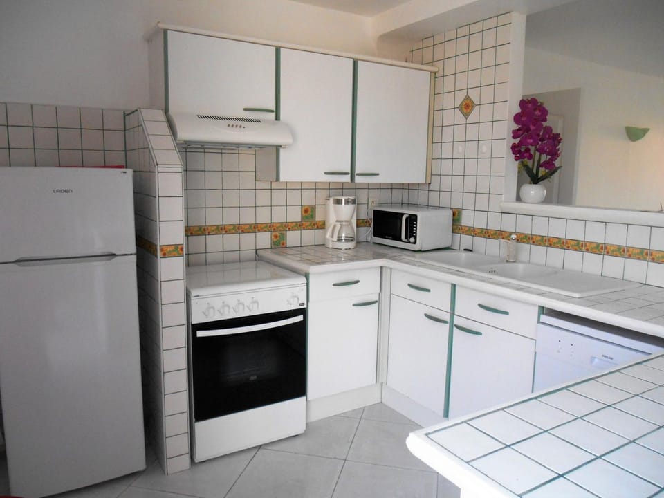 Bel appartement 3 chambres jardin 200 m plage au calme Apartment in Mèze