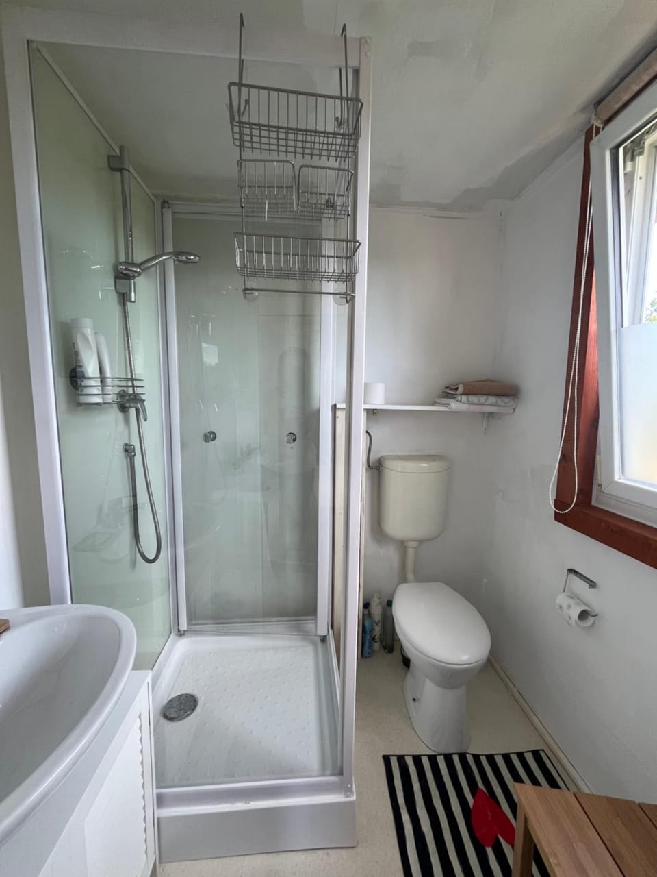 Shower, Toilet