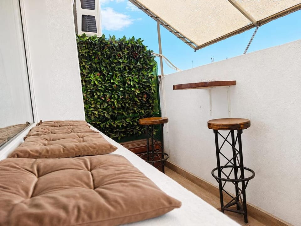 Magheru Ultracentral Studio with Terrace Apartment in Bucharest