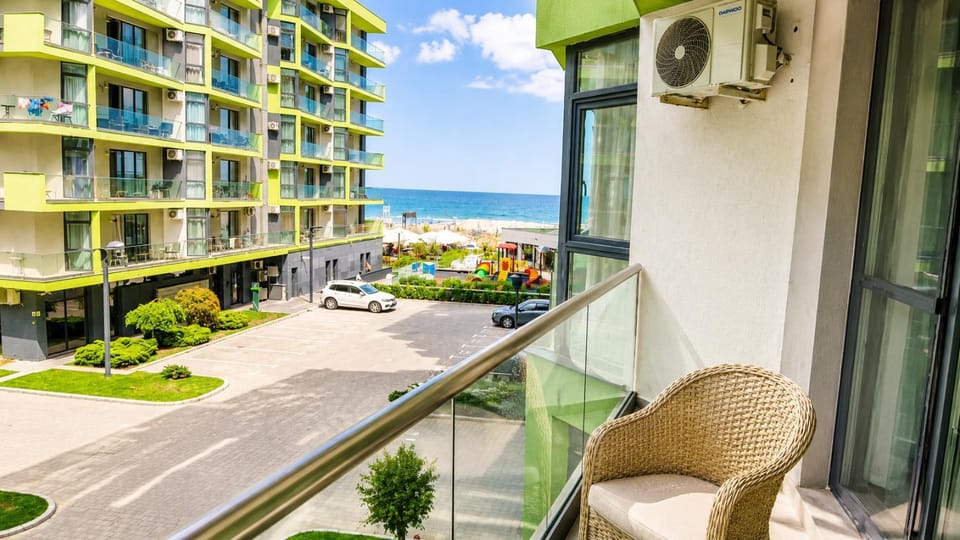 Balcony/Terrace, Living room, Bedroom, Sea view