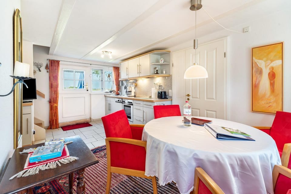 Property building, Kitchen or kitchenette, Living room