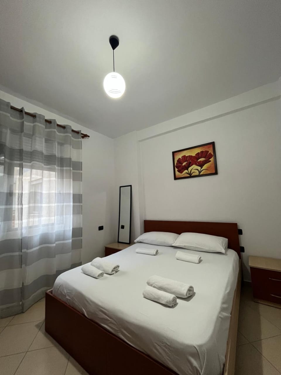 Photo of the whole room, Bedroom, towels
