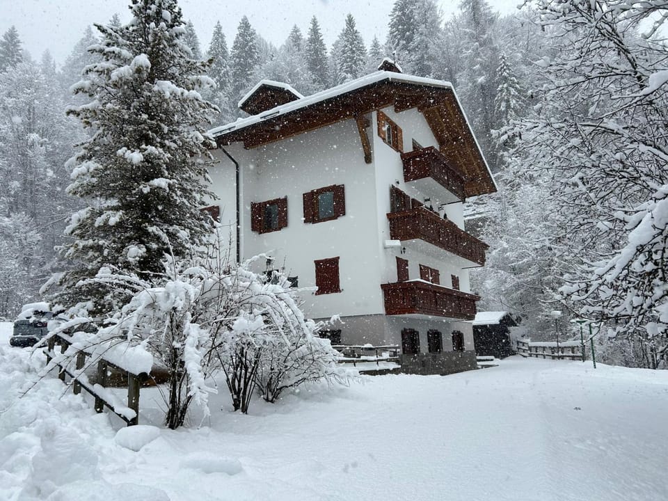 Property building, Natural landscape, Winter