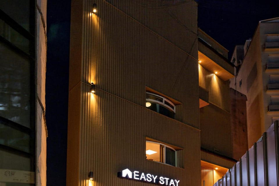Easy Stay in Shinchon Hongdae Hotel in Seoul