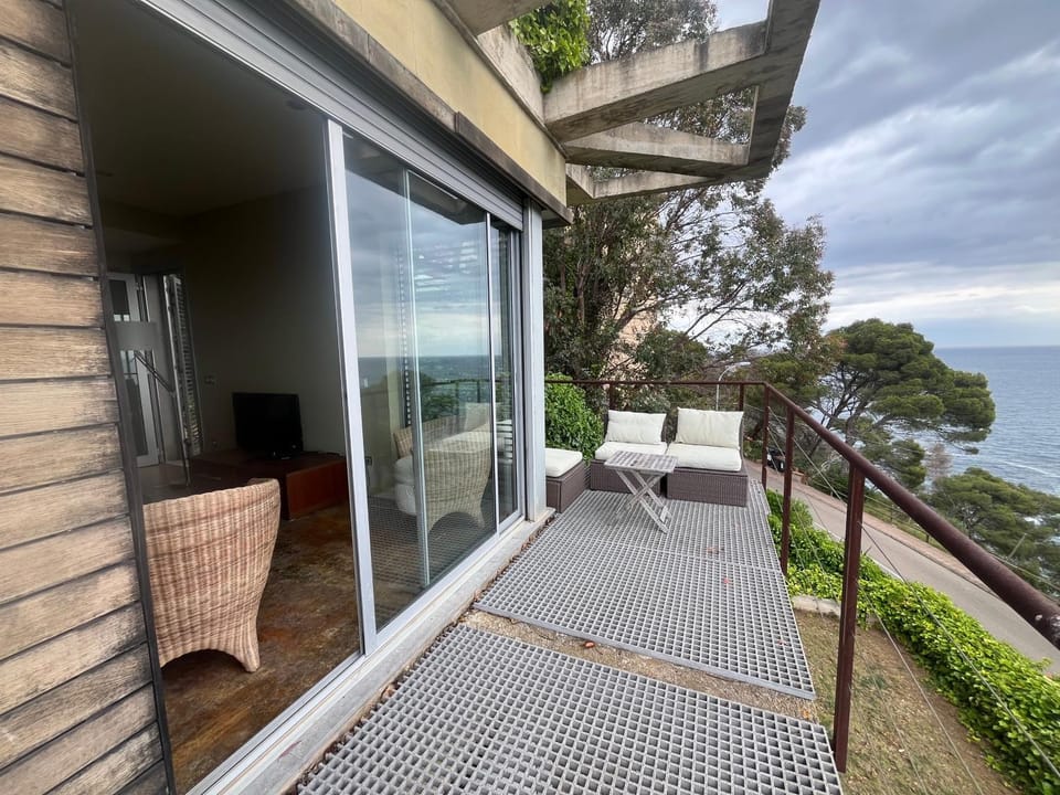 House in Llafranc Costa Brava with 3 rooms and 2 bathrooms with panoramic view of the mediterranean coast Apartment in Llafranc