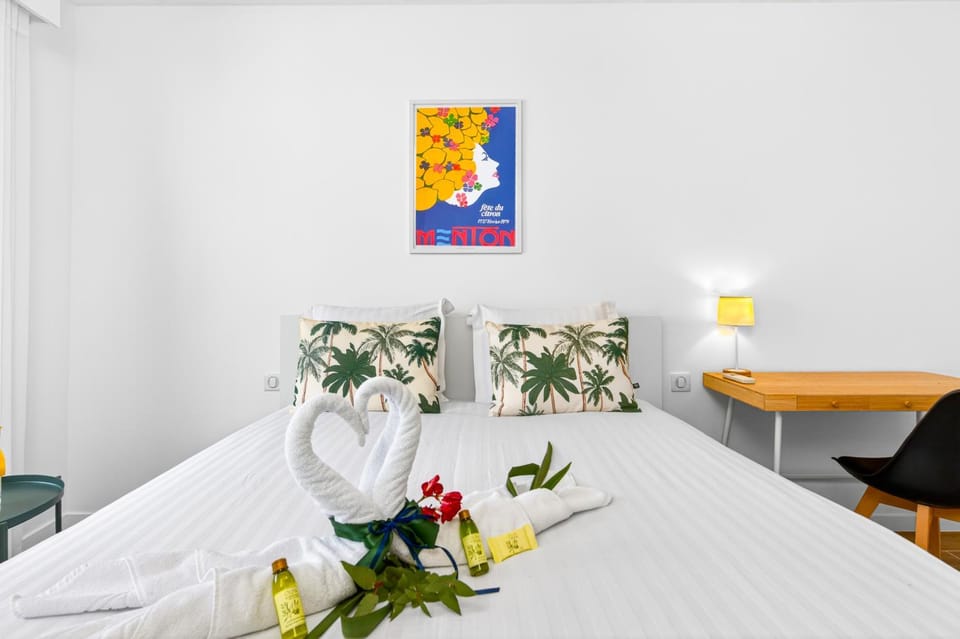 Photo of the whole room, Decorative detail, Bedroom