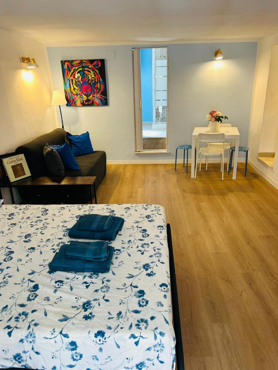 CASA BLU STATION con BALCONE Apartment in Palermo
