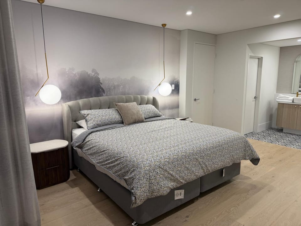 Four-Bedroom House Near Perth Airport House in Perth