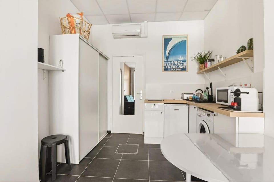 Urbain & Confortable studio - Gare à 5 min à pied Apartment in Nice