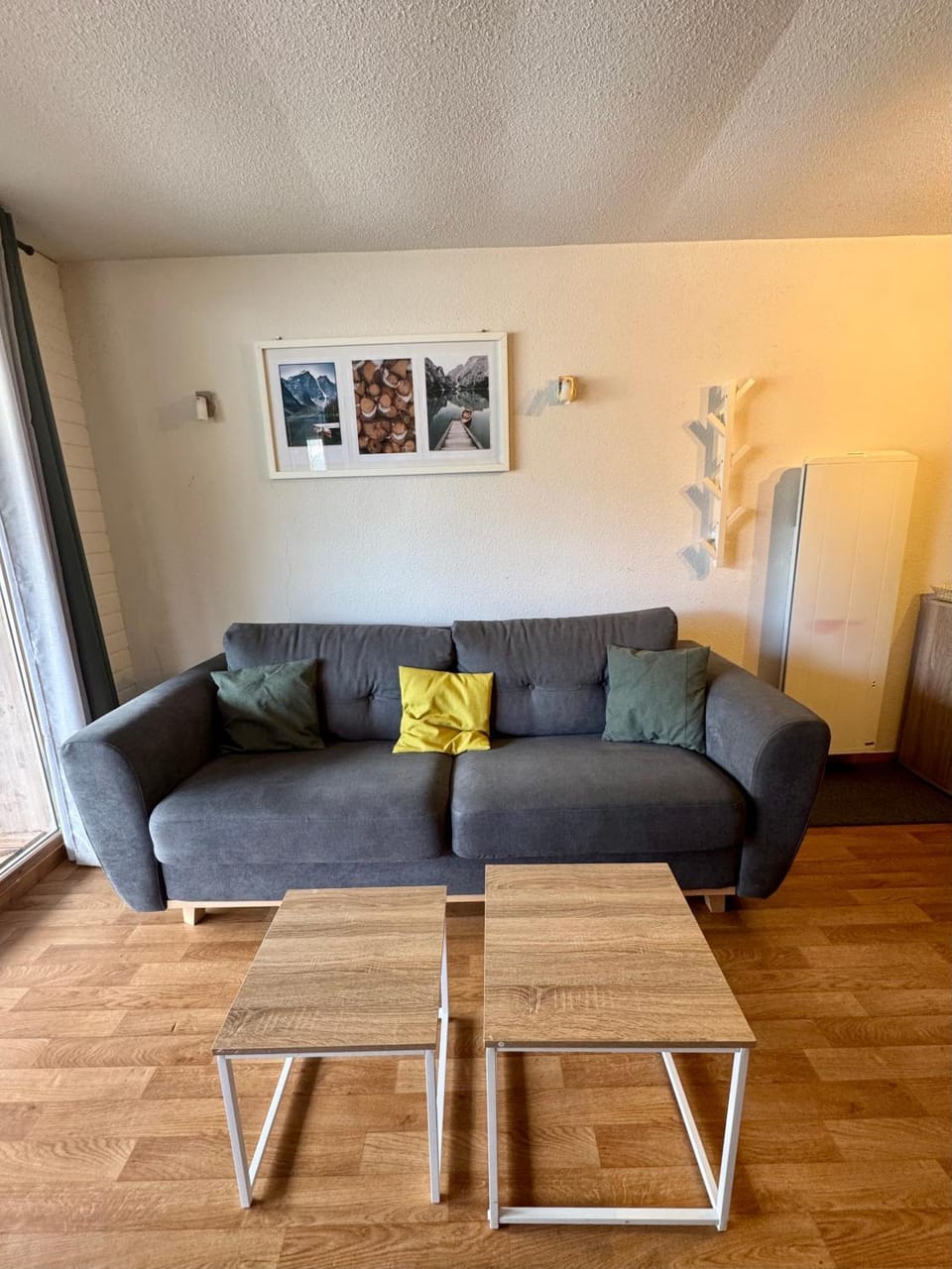 Communal lounge/ TV room, Living room, Seating area