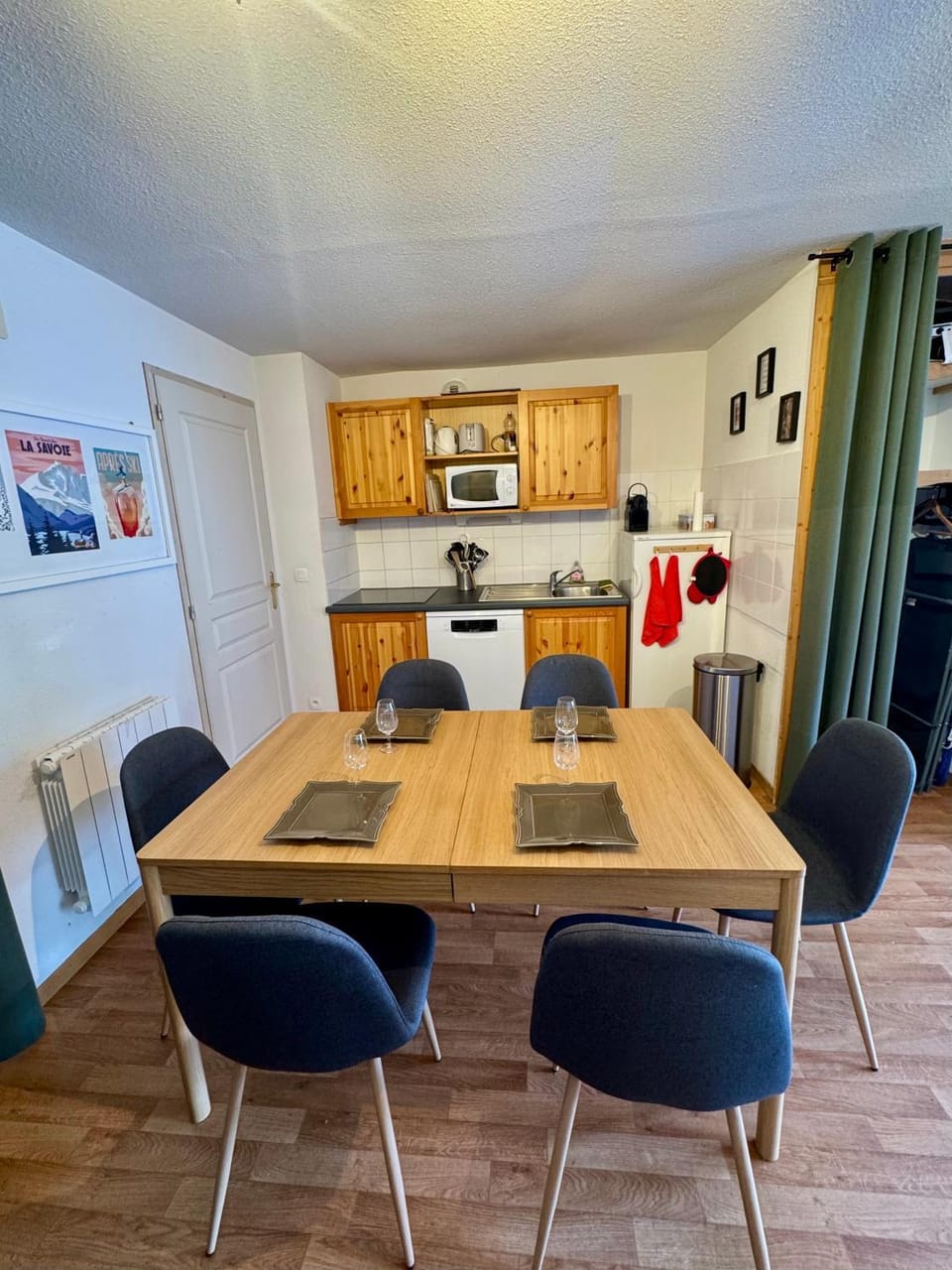 Kitchen or kitchenette, Dining area, stove, kitchen