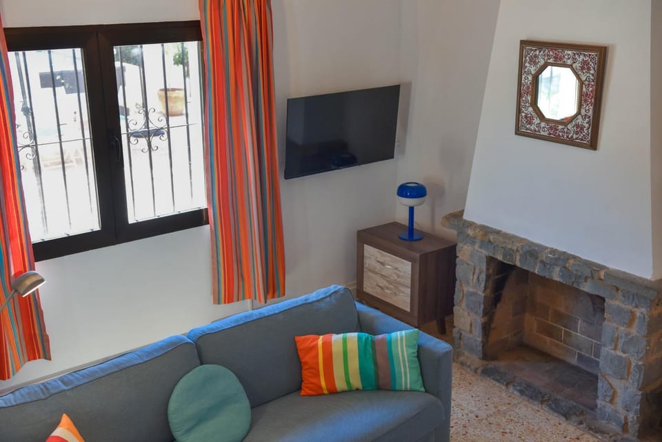 Communal lounge/ TV room, Living room