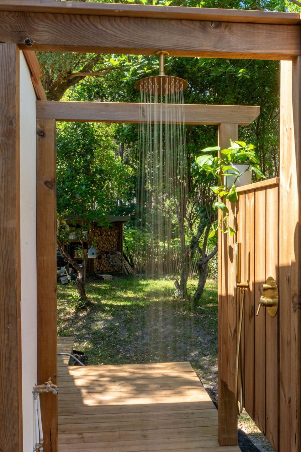 Shower, Garden, Balcony/Terrace