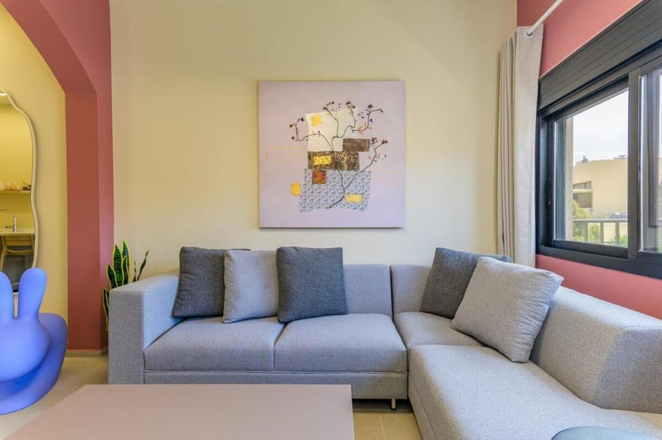 Coastal 1-BR Apartment In Bahsa Batroun Apartment in Africa