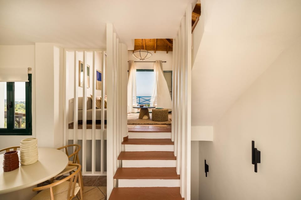 Photo of the whole room, Seating area, Sea view