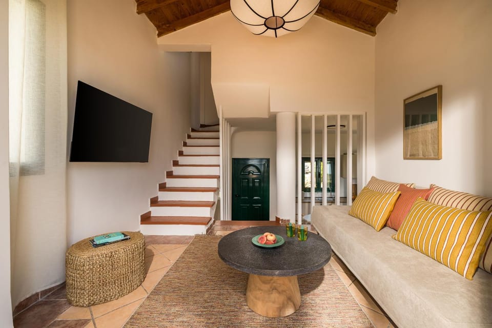Living room, Photo of the whole room, Seating area