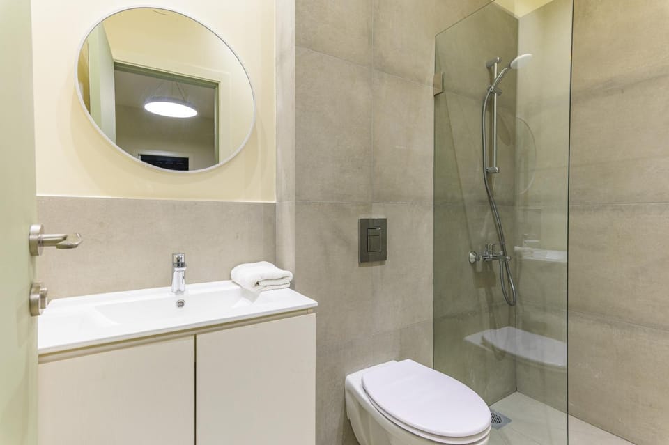 Capri 2-BR Apartment In Bahsa Batroun Apartment in Africa