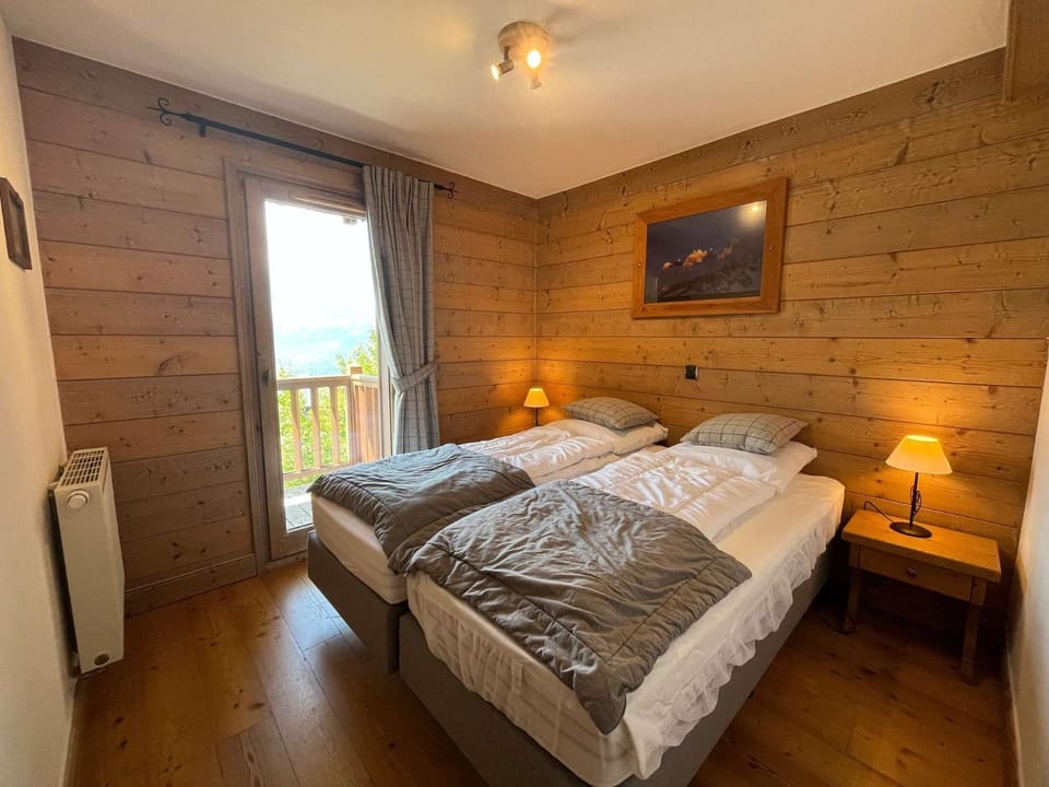 Logement 6-8 pers. chaleureux skis aux pieds Apartment in Landry