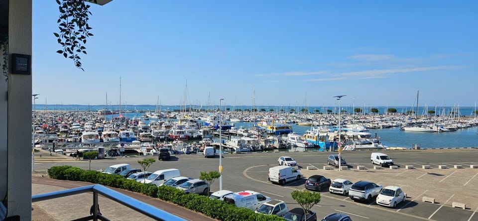 Sea view, Port Arcachon, Parking Apartment in Arcachon